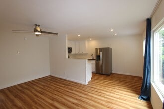 Building Photo - Beautiful, recently remodeled 1 bedroom 1 bathroom condo available now - MOVE IN SPECIAL