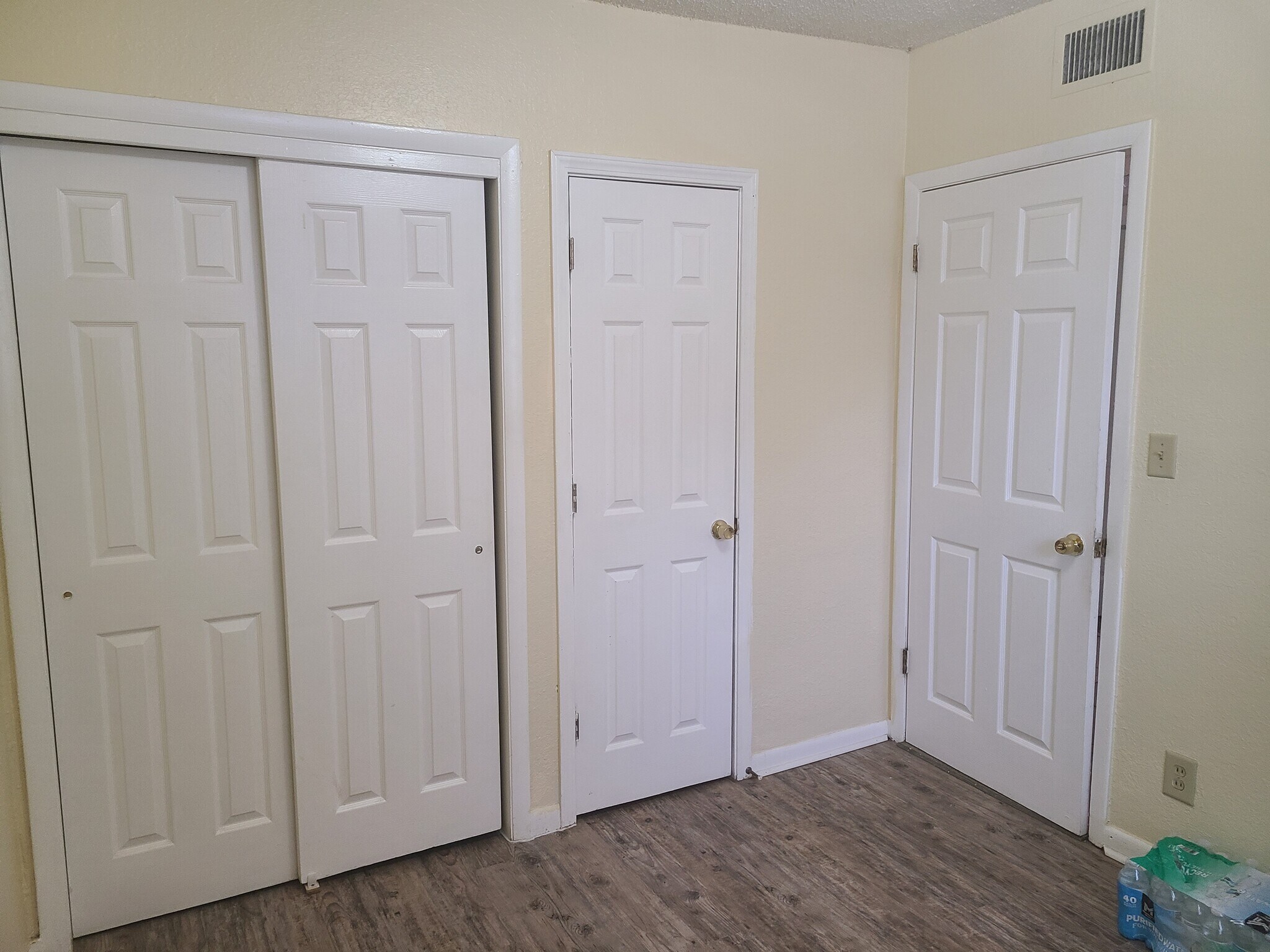 Building Photo - 1564 W 14th St