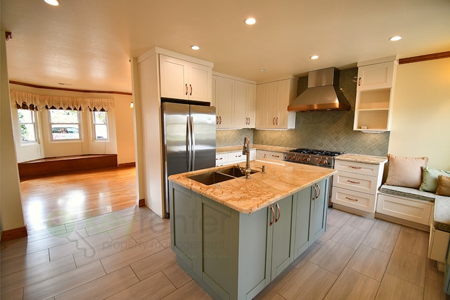 Building Photo - Solar home in the heart of North Park | Wa...
