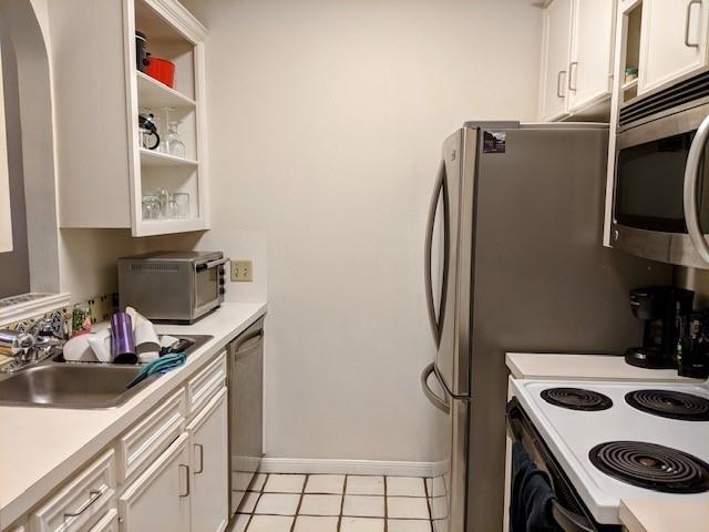 Building Photo - 639 W 31st St