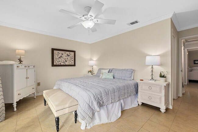 Building Photo - 11 Oceanside Dr