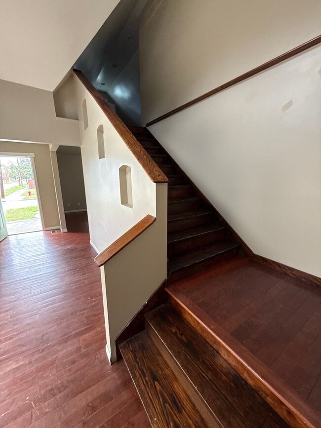Building Photo - 2 bed 1 bath