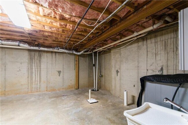 Building Photo - 8465 Bethel Ridge Ct