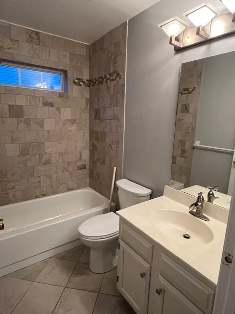 3 Bedroom 2 Bath House for Rent in Quail Hollow in Mt Pleasant. Lots of Upgrades. 3 Miles to IOP - 2084 Presidio Dr
