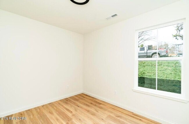 Building Photo - 1623 Francis Rd