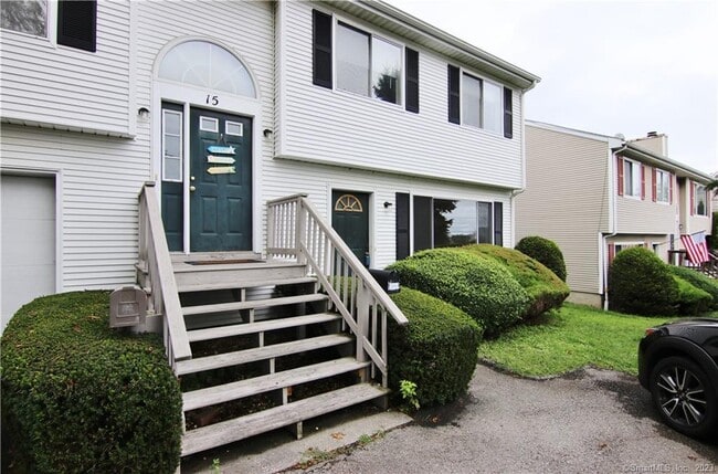 Building Photo - 15 Bungalow Park