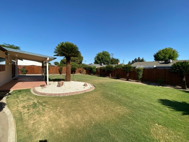 Building Photo - Beautiful Home for rent in Visalia, Ca