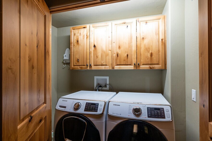 Building Photo - 3 Bandit Way