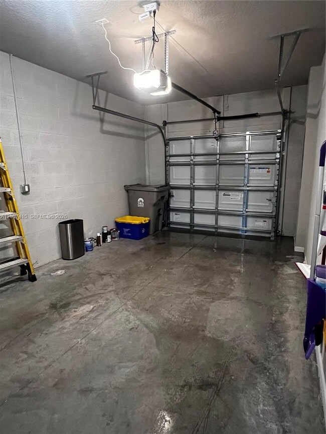 Building Photo - 6349 Topsail Dr