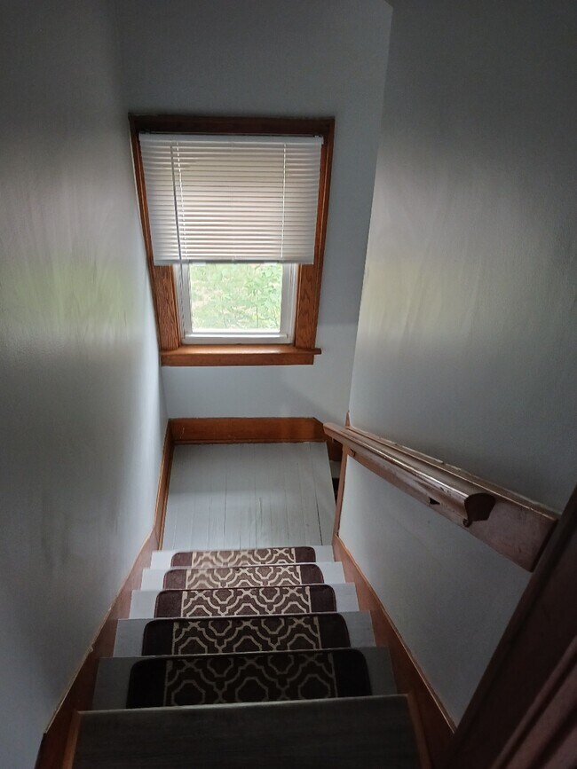 Building Photo - 1008 Elwell Ct