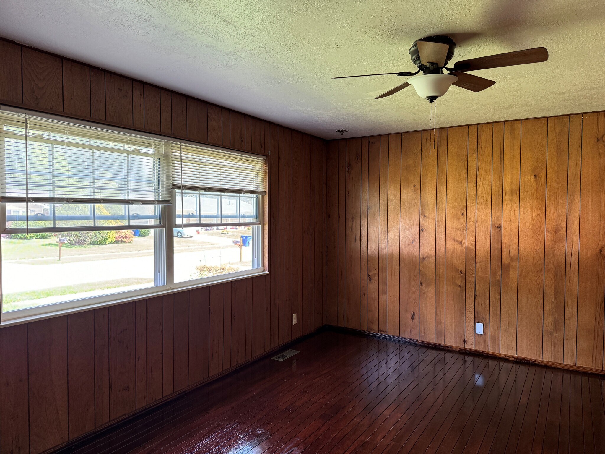 Building Photo - 1617 Somerset Shire Dr