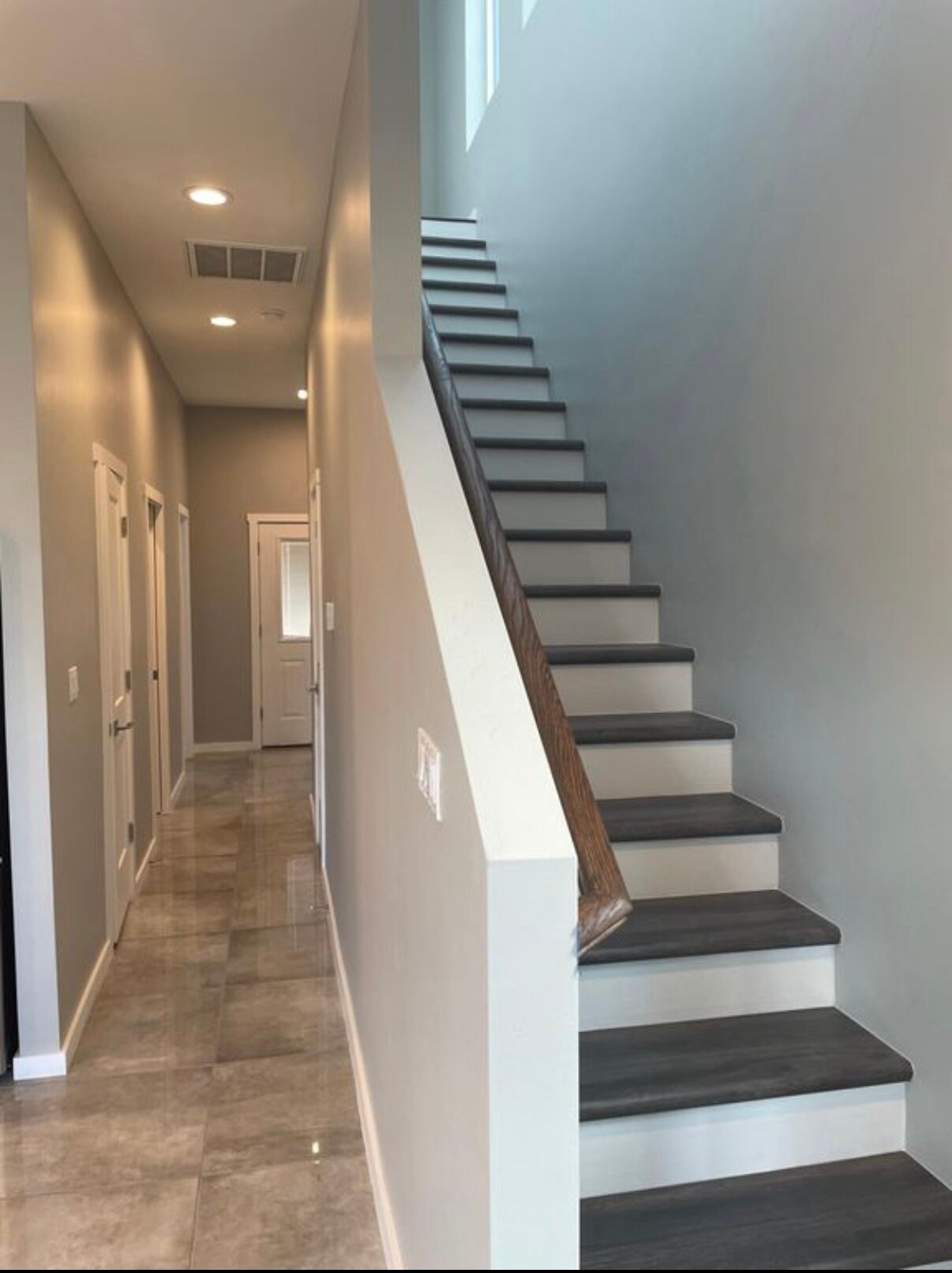 Building Photo - 840 Tijeras Ave NW