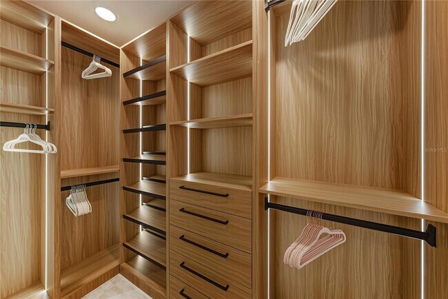 Building Photo - 275 1st Ave S