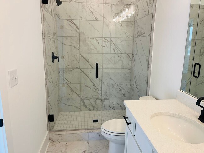 Building Photo - LIKE NEW IN PARK VUE! Townhome located across from Westside Park in Atlanta! MUST SEE!