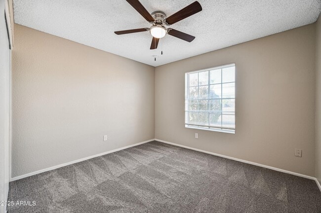 Building Photo - 8833 W Puget Ave