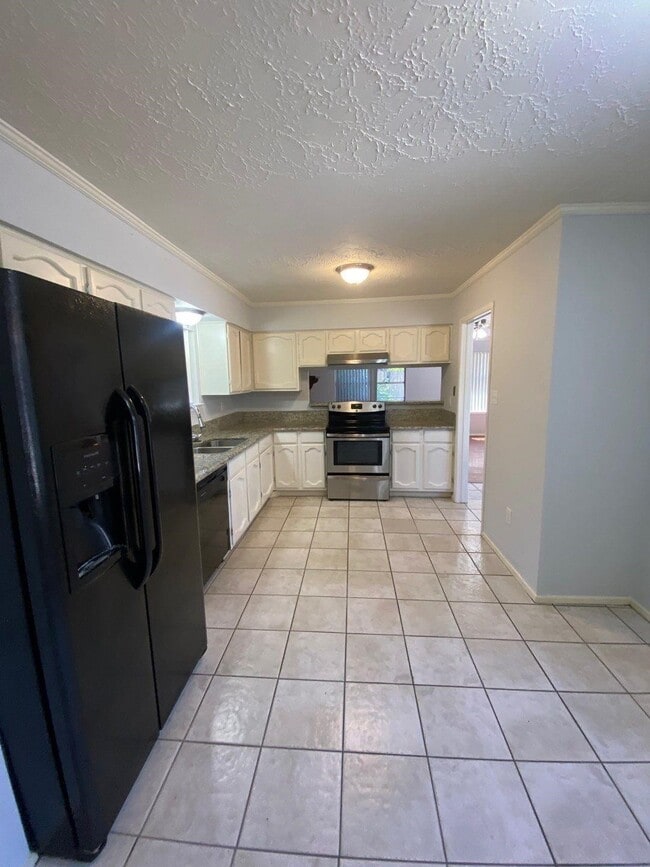 Building Photo - 6406 Brookgate Dr