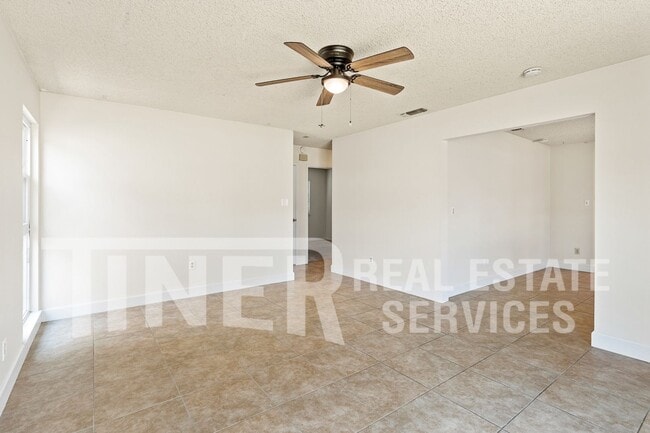 Building Photo - 9586 Meadowgreen Cir