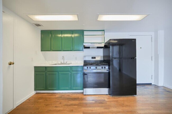 Building Photo - 1 bedroom in Brooklyn NY 11231