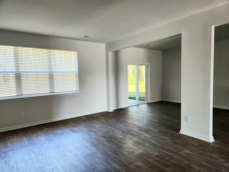 Building Photo - 418 Blue Elderberry Run