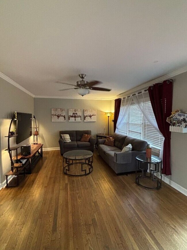 Building Photo - Fully Furnished and Move-in Ready: Charming 2BR/1BA Home