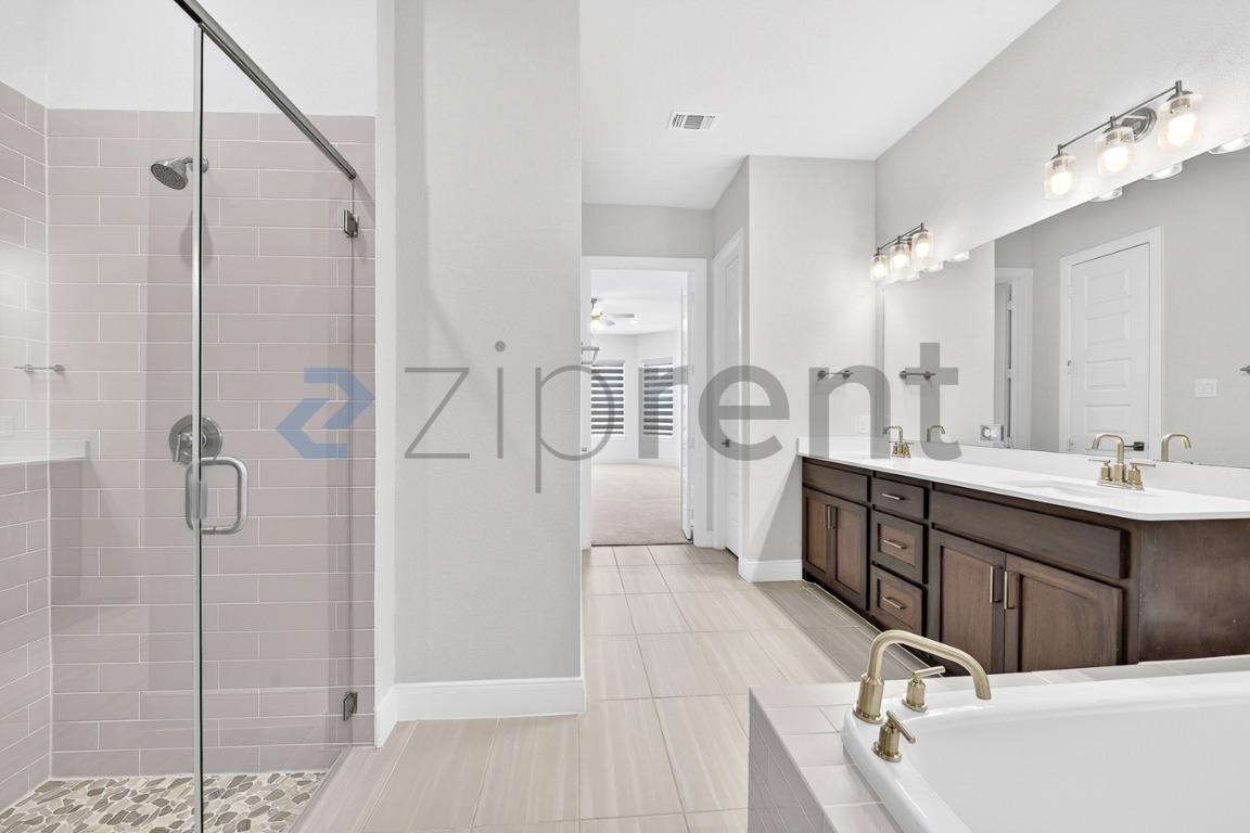 Building Photo - 1713 Friendship Ln