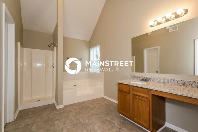 Building Photo - 4 Bedroom Pet-Friendly Home in Douglasville, GA with Main Street Renewal