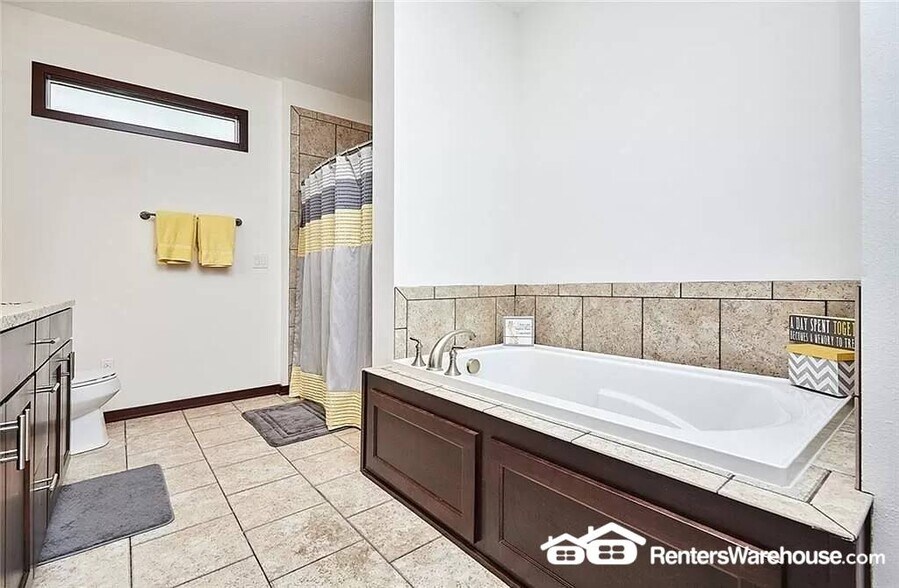 Building Photo - 254 S 91st St