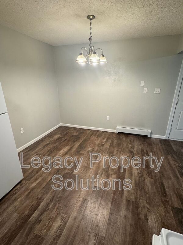 Building Photo - 1017 S 3rd St