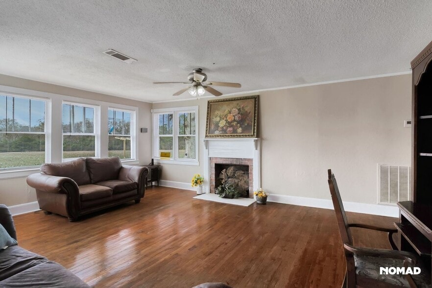 Building Photo - 141 Dockweiler Rd N