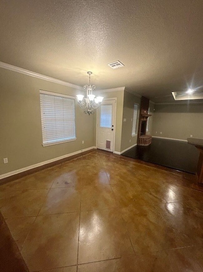 Building Photo - Updated Country Living