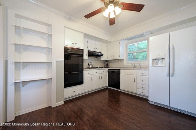 Building Photo - 18 Crestview Dr