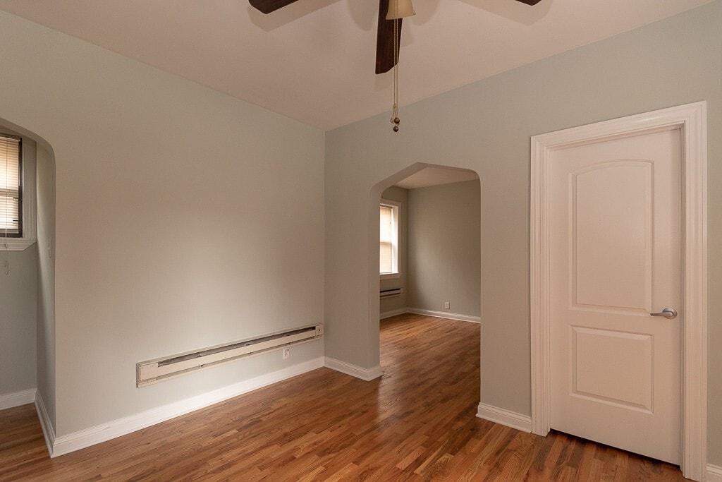 Building Photo - 4329 N Wolcott Ave