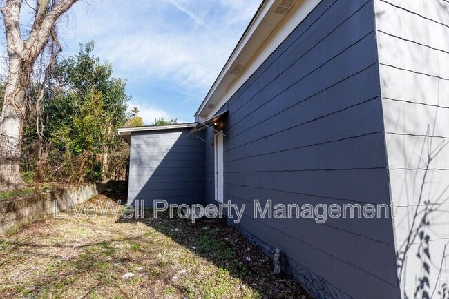 Building Photo - 1216 4th Pl N