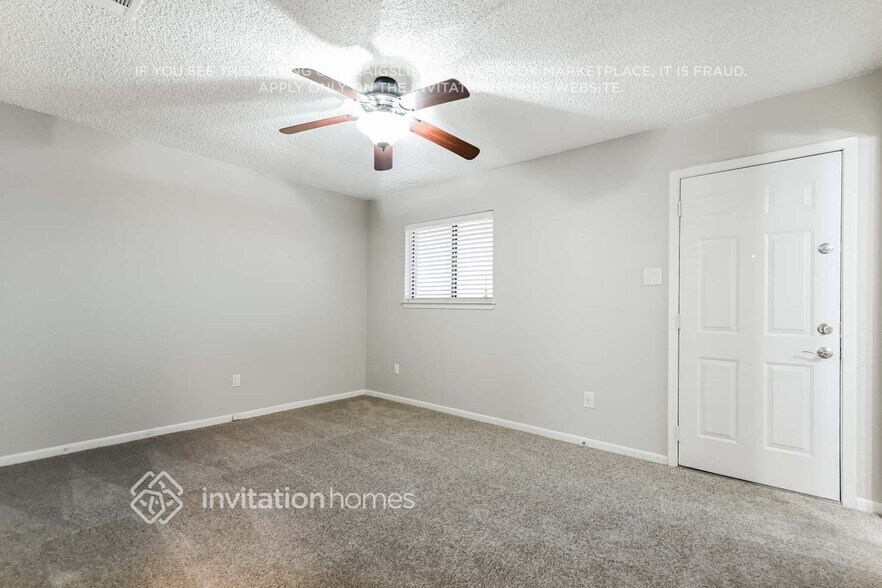 Building Photo - 203 Briar Creek Dr