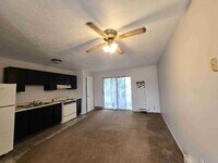 Building Photo - 1200 N Main St