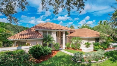 Building Photo - 1256 Manor Dr S