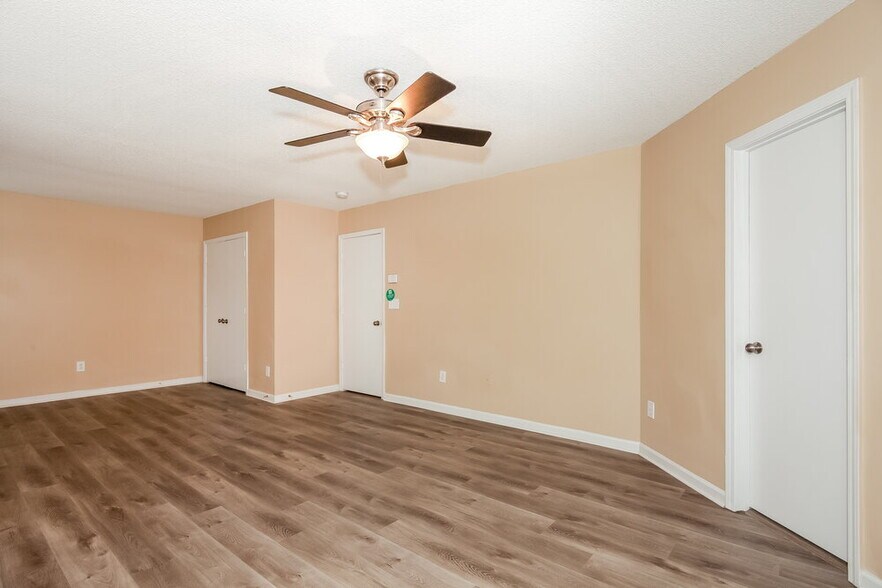 Building Photo - 9353 White Aspen Pl