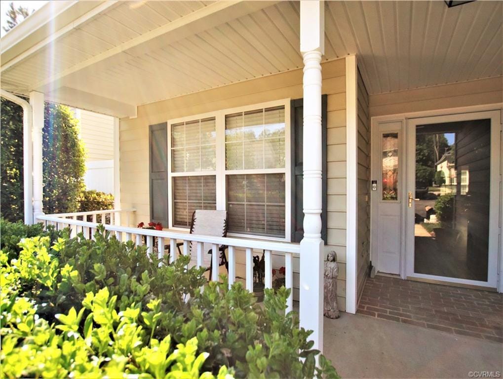 Building Photo - 4706 Twin Hickory Lake Dr