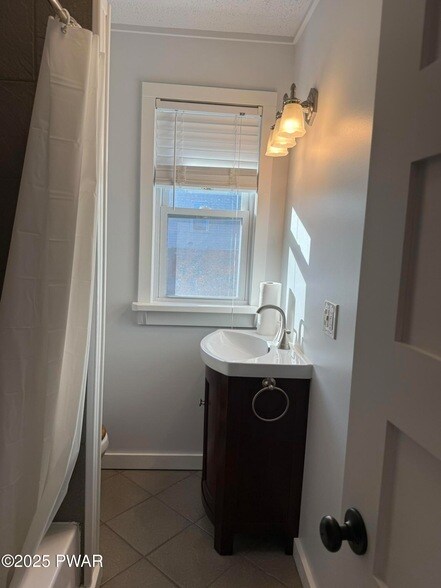 Building Photo - 341 Broad St