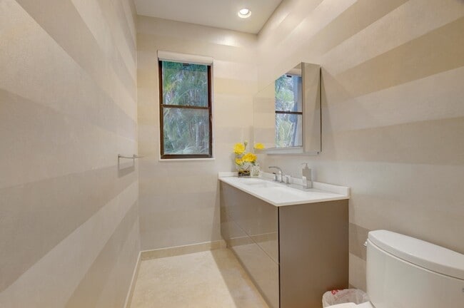 Building Photo - 2106 NW 60th Cir