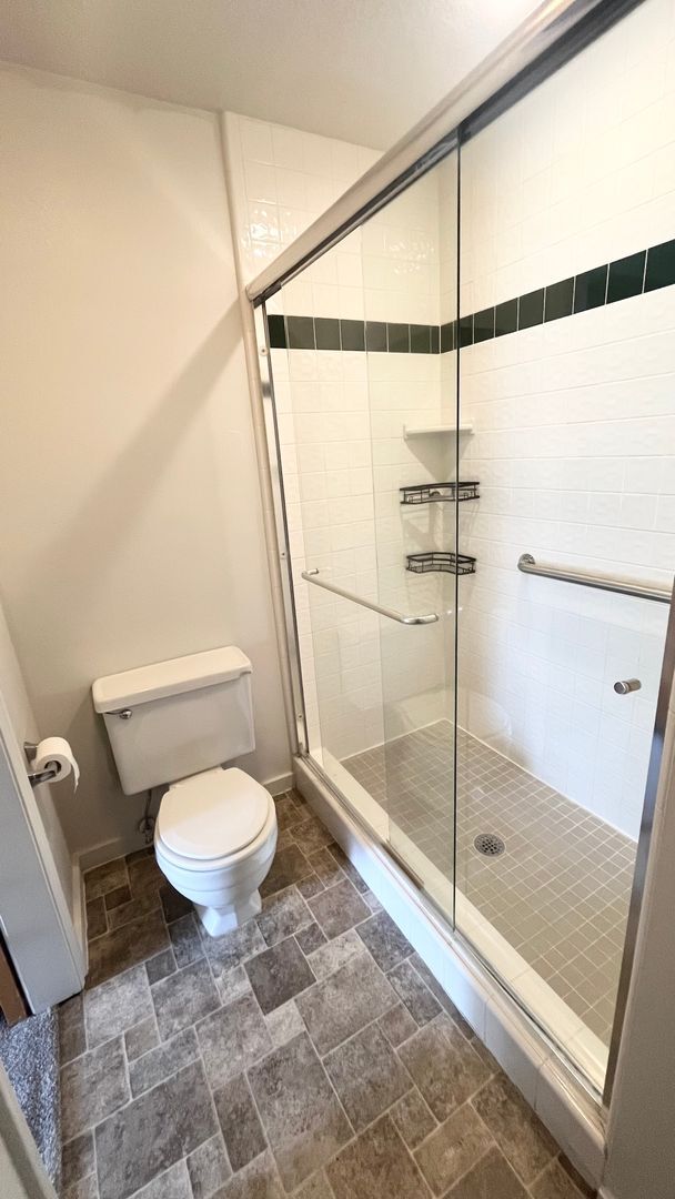 Building Photo - 2 Bedroom/1.5 Bathroom unit in Murray!