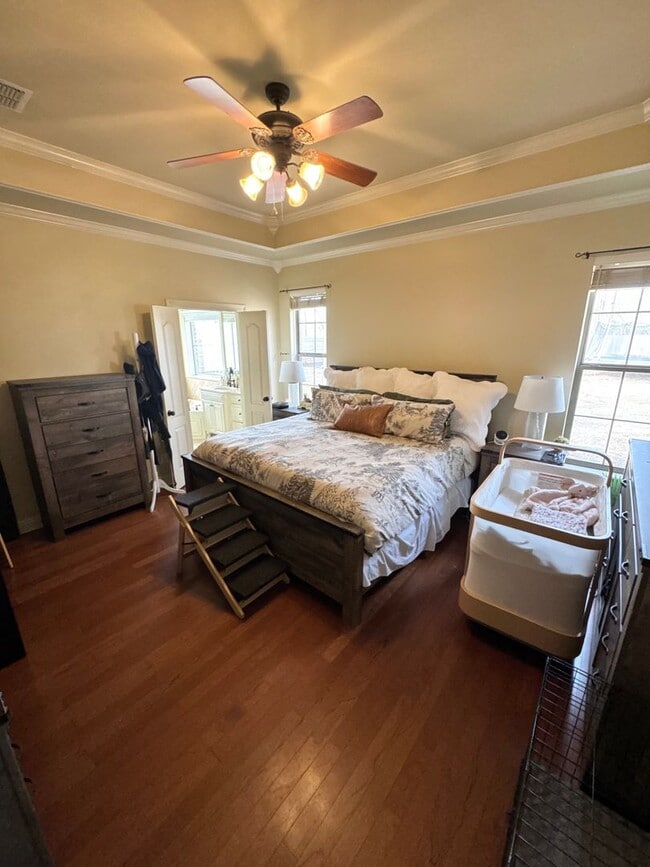 Building Photo - Lakewood Neighborhood!