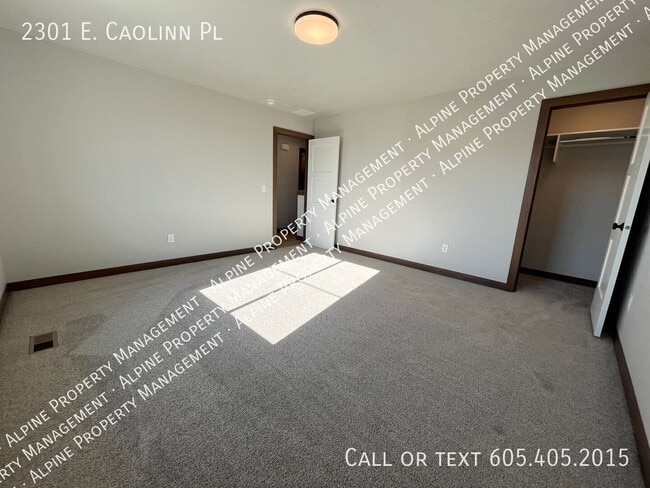 Building Photo - 2301 Caolinn Pl
