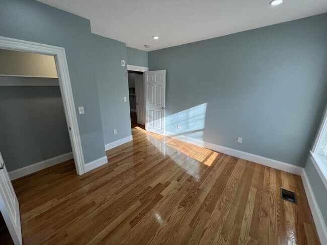 Building Photo - 1.0 bedroom in Cambridge Massachusetts 02140