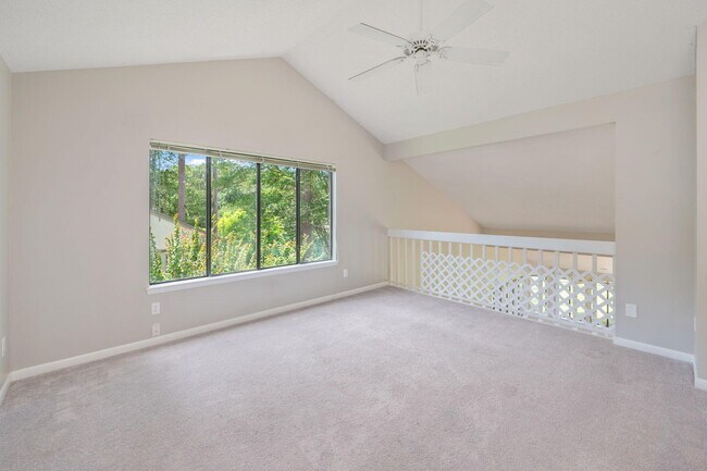 Building Photo - 1219 Oakmont Dr