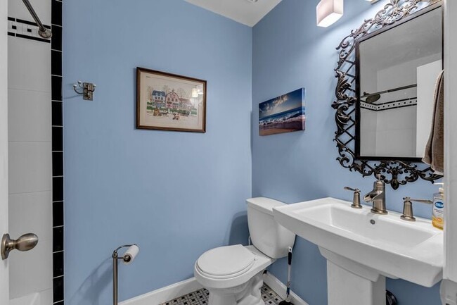 Building Photo - 921 Fitzpatrick Rd