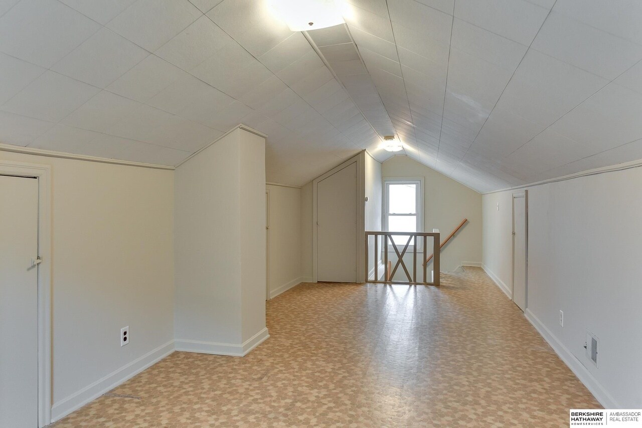 Building Photo - 4667 Poppleton Ave