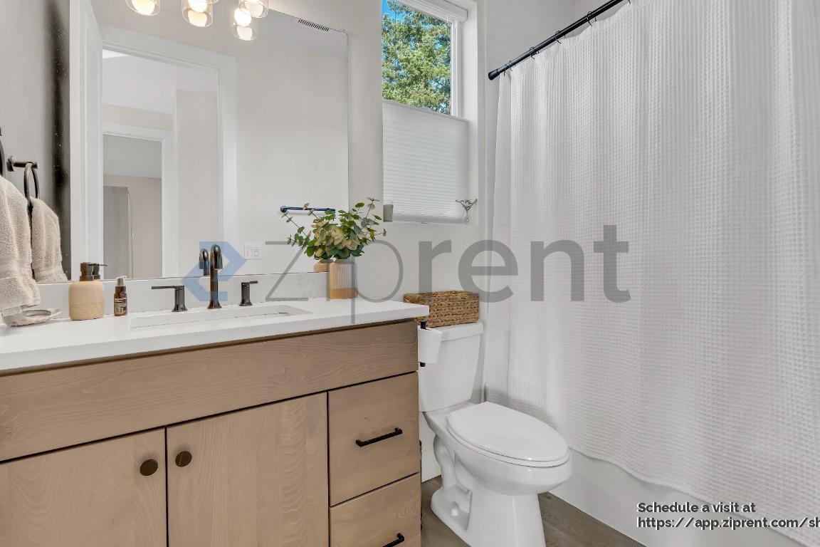 Building Photo - 15387 SE Hawthorne Mdws St