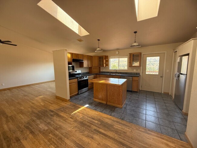 Building Photo - 1839 Melanie Ct
