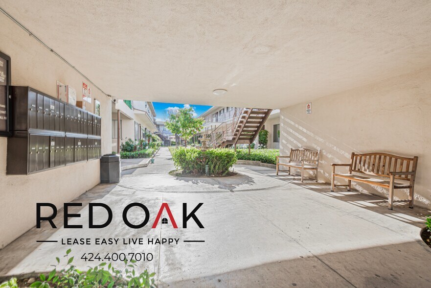Building Photo - 6045 Whitsett Ave